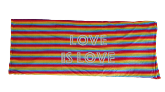 Cobija de Arcoiris "LOVE IS LOVE"